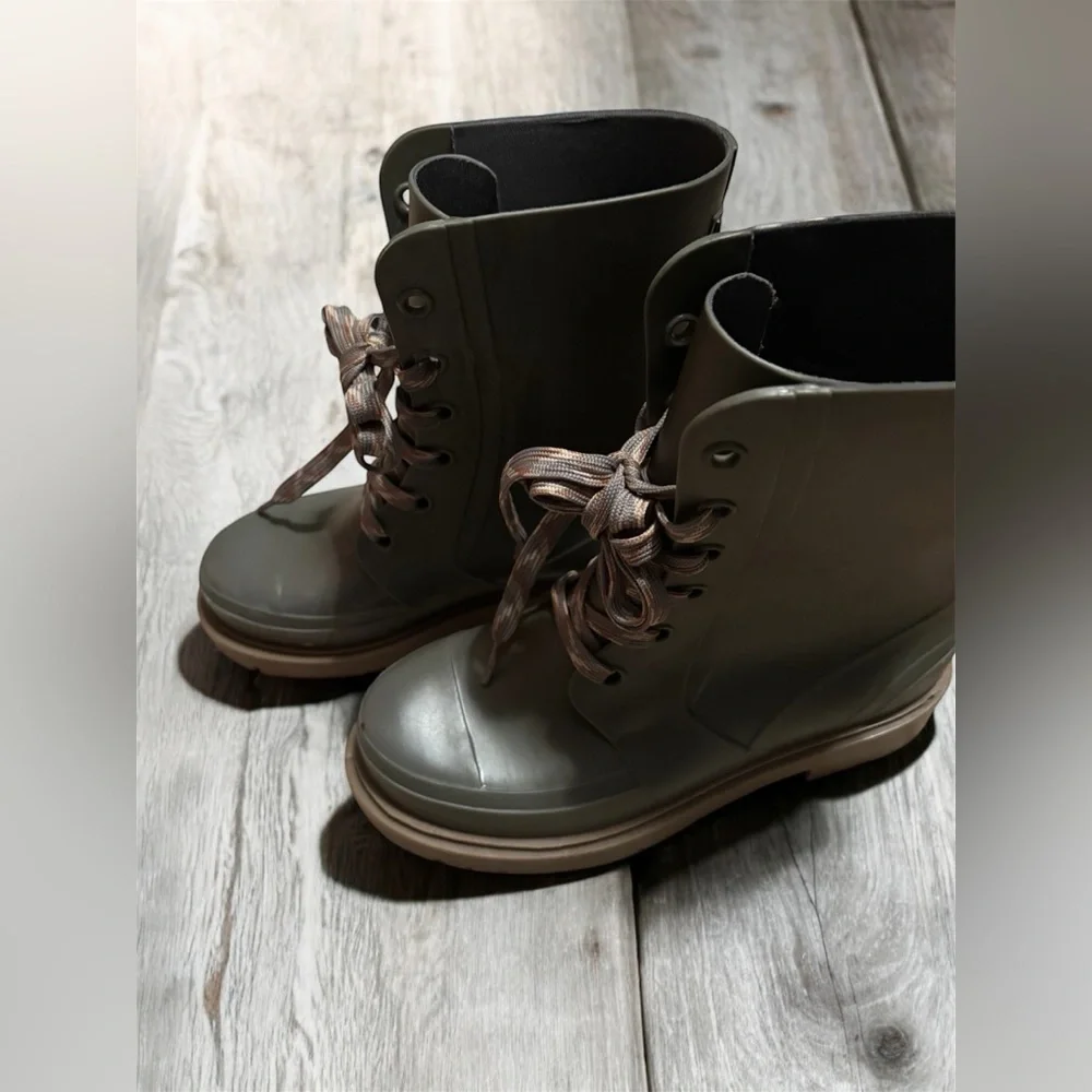 LIKE NEW COUGAR Women's Sage Green Rain Boots - Picture 6 of 8